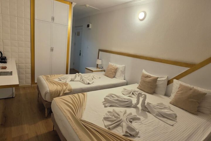 Room 18 of 107