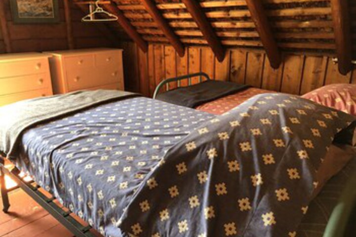 Room 10 of 18