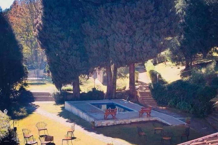 Pools & Facilities