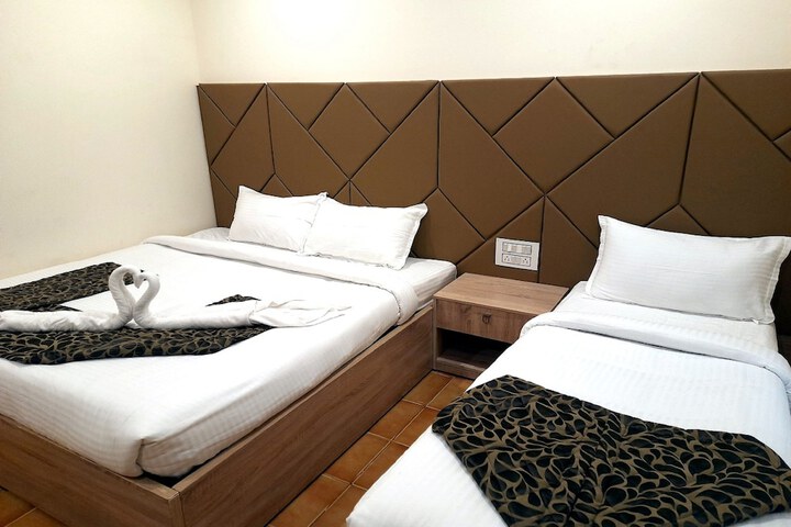 Room 15 of 37