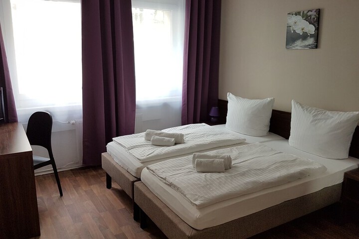 Room 14 of 37