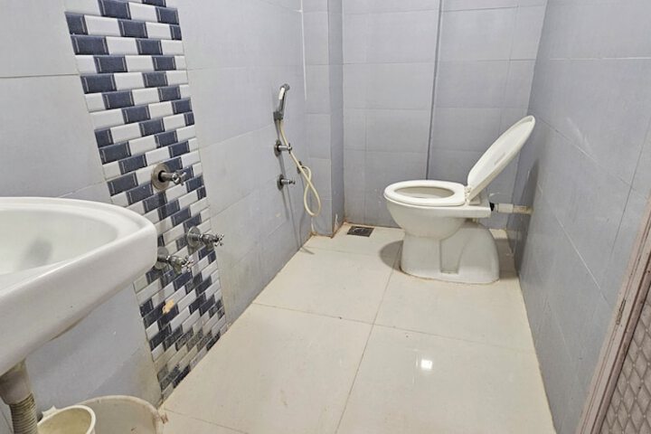 Room 12 of 22