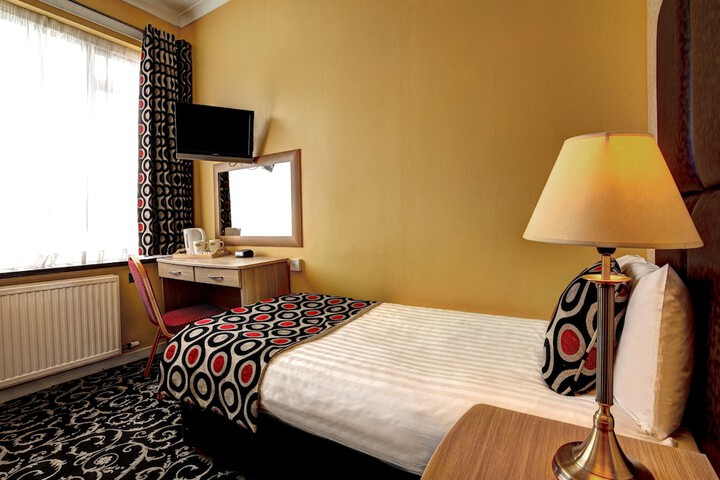 Room 6 of 38