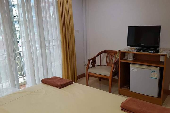 Room 9 of 16