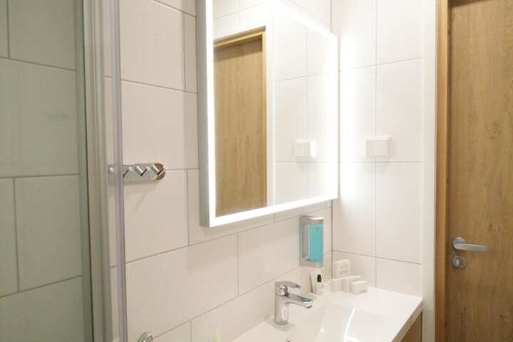 Room 3 of 58