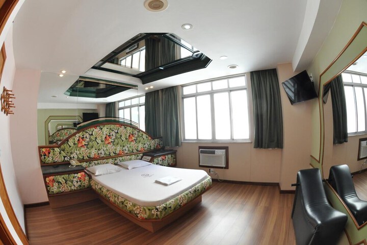 Room 20 of 34