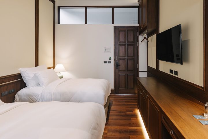 Room 10 of 25