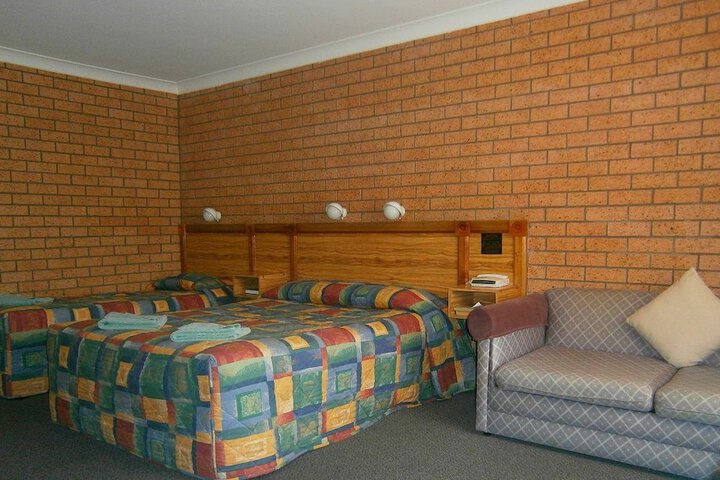 Room 4 of 27