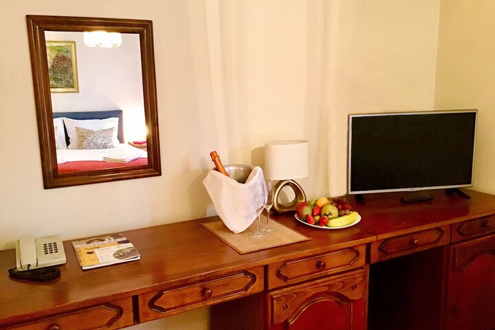 Room 5 of 53