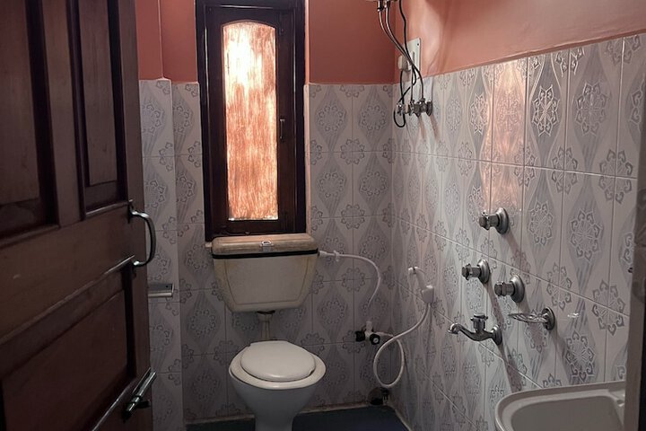 Room 9 of 9