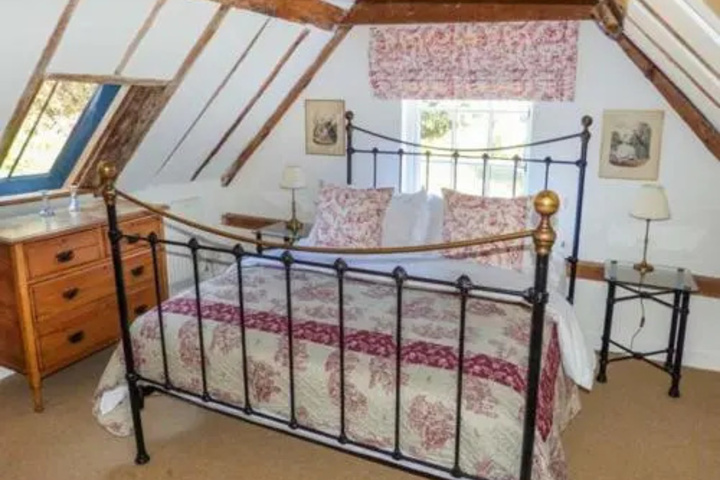 Room 5 of 14