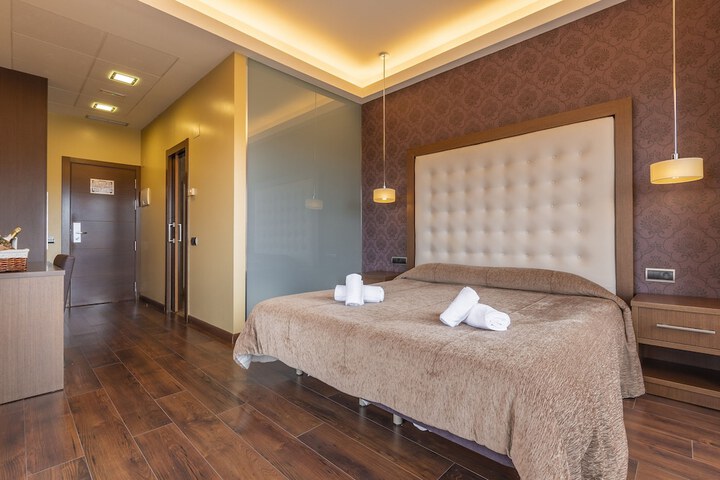 Room 6 of 44
