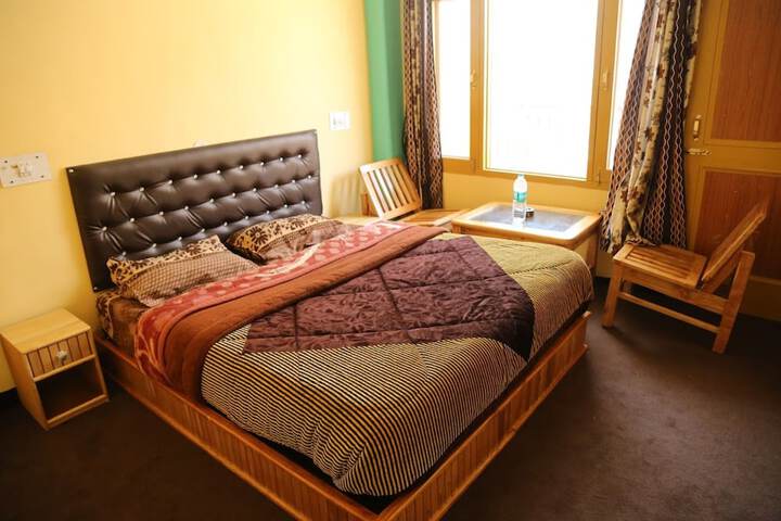 Room 11 of 20