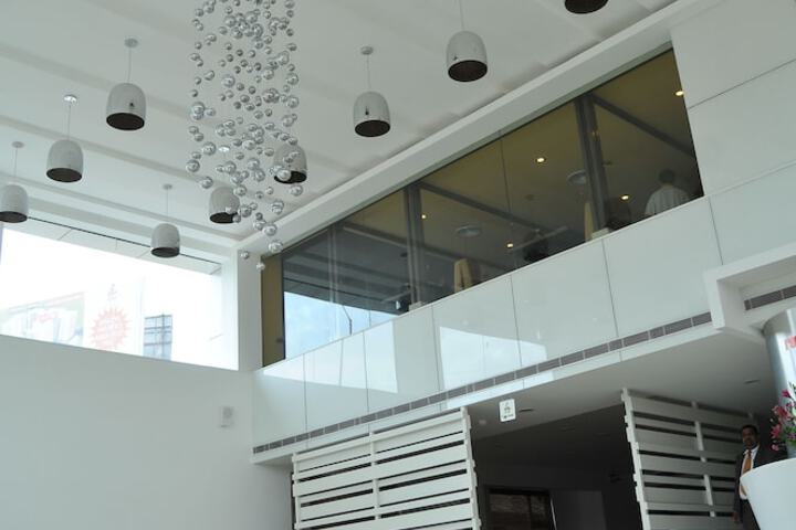 Entrance & Lobby