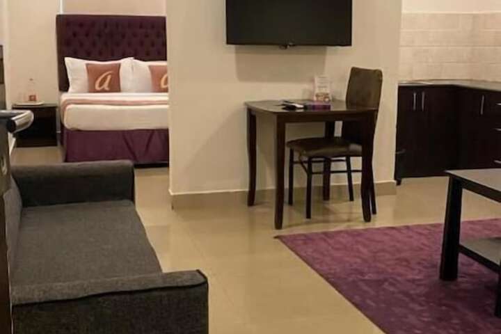 Room 14 of 27