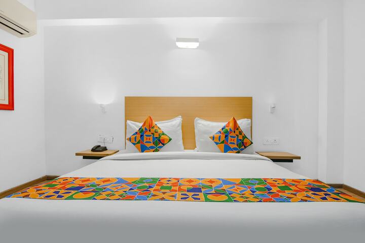 Room 27 of 38