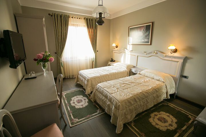 Room 13 of 52
