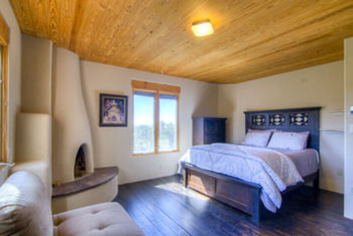 Room 9 of 35