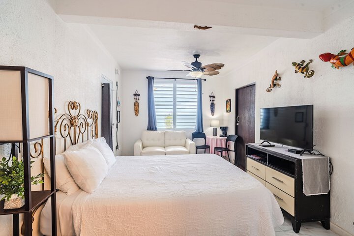 Room 21 of 48