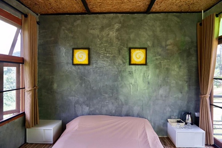 Room 18 of 117