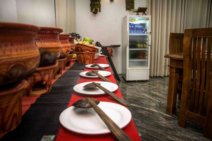 Dining 47 of 65