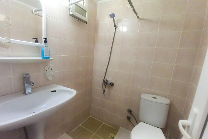 Room 12 of 29