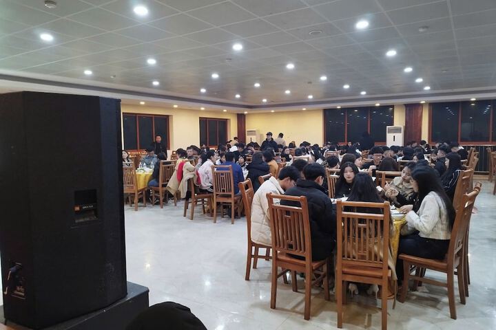 Dining 39 of 50