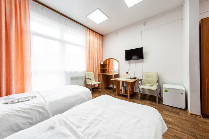 Room 12 of 33