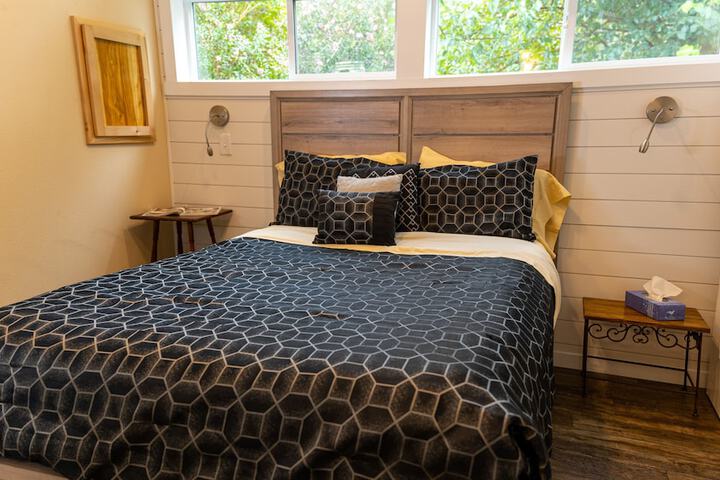 Room 14 of 208