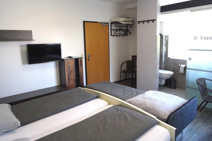 Room 82 of 442