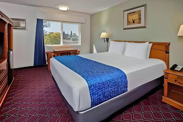 1 King Bed River View Second Floor No Elevator (1 of 2)
