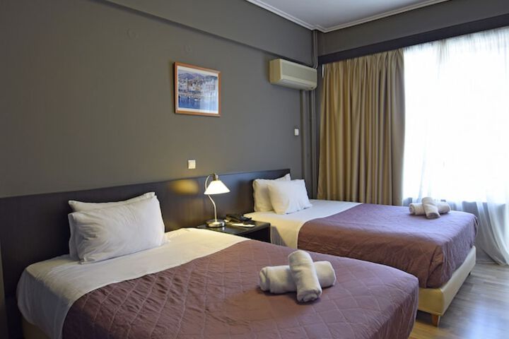 Room 34 of 137