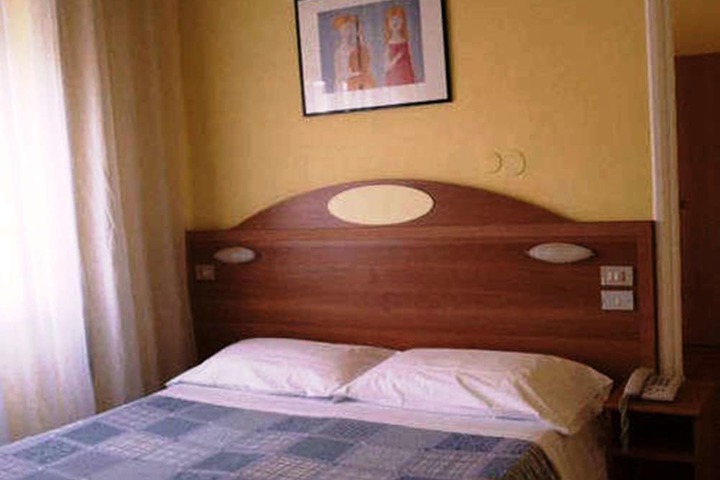 Room 5 of 22