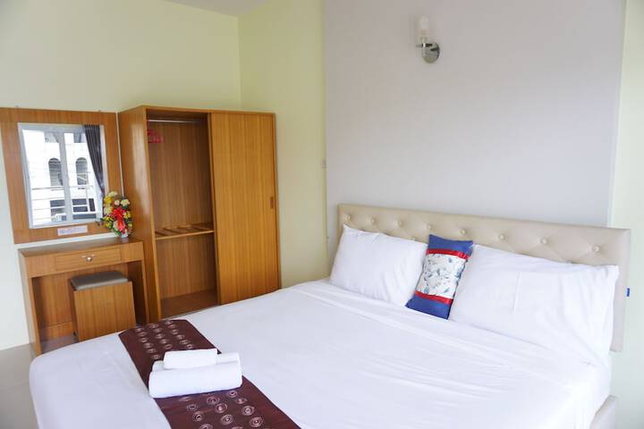Room 9 of 26