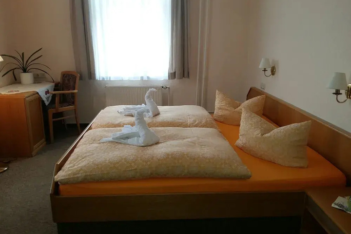 Room 2 of 15