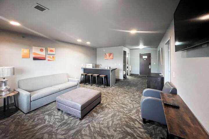 Family Room King and Bunk Bed (7 of 14)