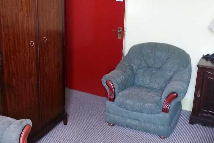 Room 13 of 35