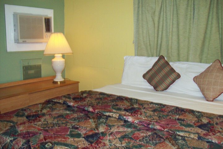 Room 15 of 40