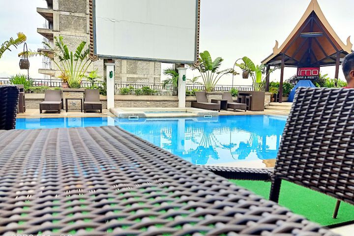 Pool 90 of 139
