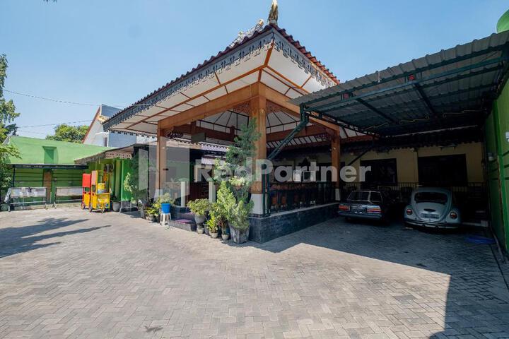 Hotel Wisata Ziarah Sunan Bonang Syariah Mitra RedDoorz