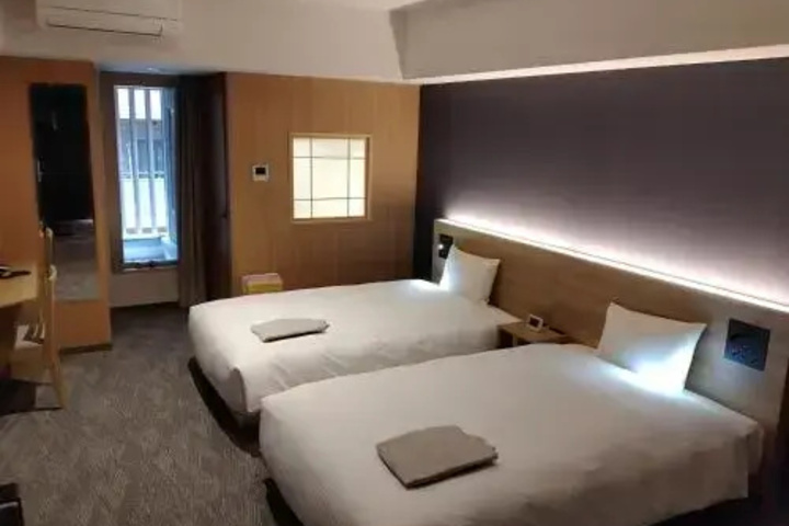 Room 5 of 35