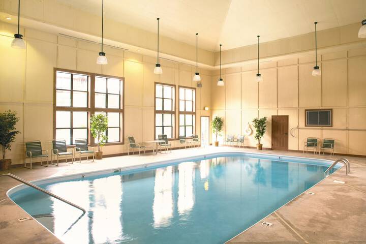 Pool 10 of 45