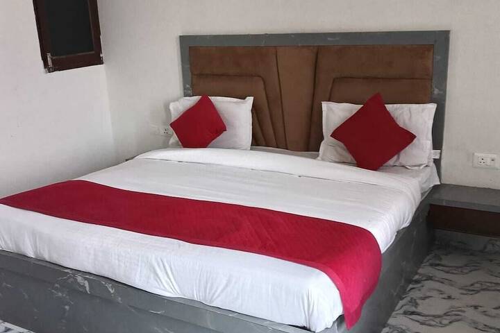 Room 9 of 9