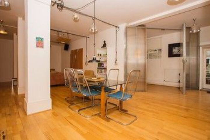 Room 15 of 18