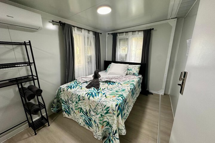Room 13 of 25