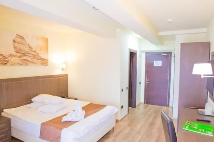 Room 39 of 106