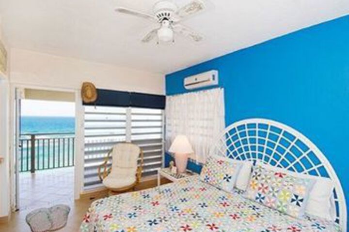 Room 5 of 18