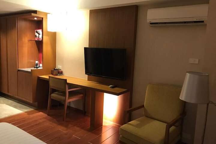 Room 13 of 62