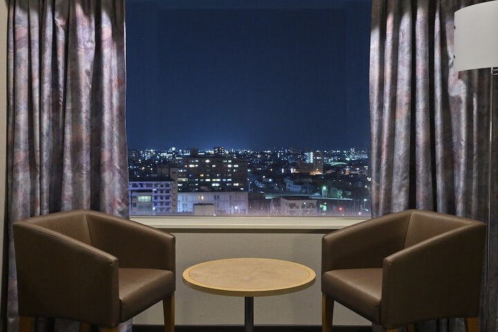 Room 8 of 109
