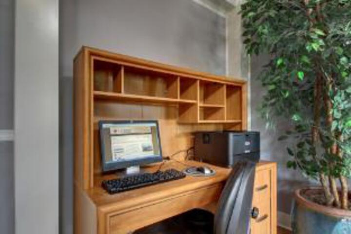 Business Center 20 of 23